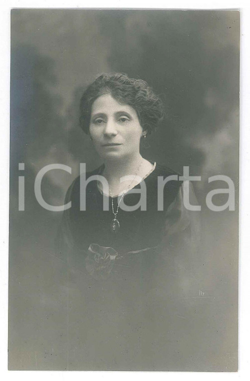 1923 PARMA Ritratto di donna con medaglione al collo *Foto cartolina 9x14 cm