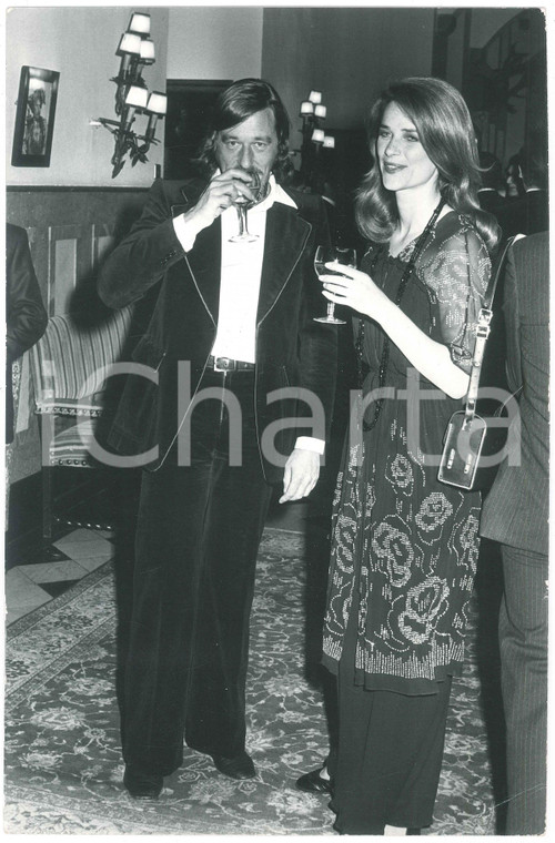 1970 ca CINEMA Charlotte RAMPLING Bryan SOUTHCOMBE a un party - Foto 20x30 cm
