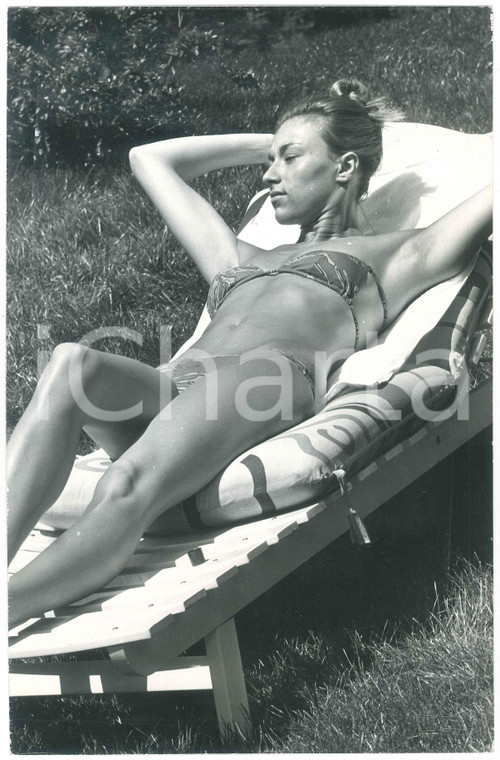 1970 ca I RICCHI E POVERI Marina OCCHIENA in piscina (4) Foto 20x30 cm