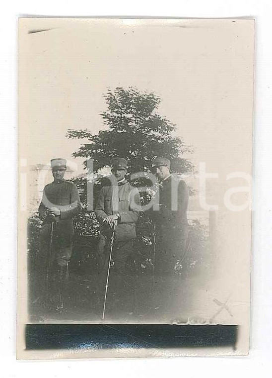 1918 WW1 ZONA DI GUERRA Gruppo di tre ufficiali - Ritratto *Foto 4x6 cm