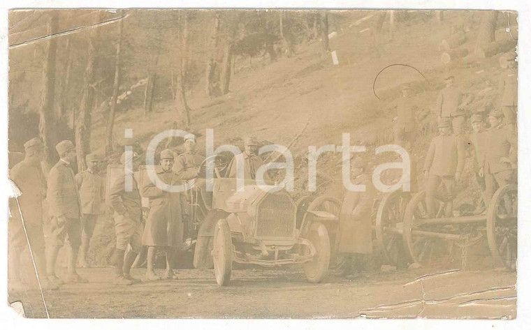 Gennaio 1918 WW1 ZONA DI GUERRA Ufficiali con automobile *Foto DANNEGGIATA