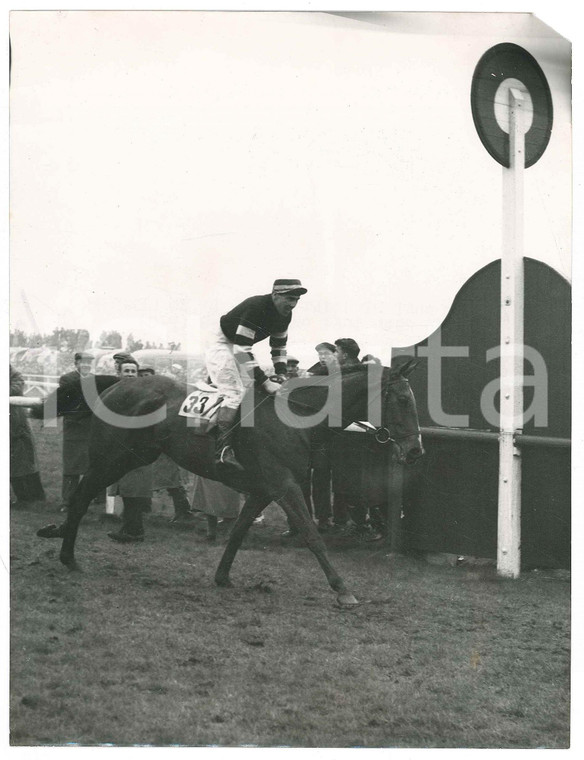 1958 AINTREE RACECOURSE Grand National - David J. COUGHLAN and MR. WHAT Photo 1