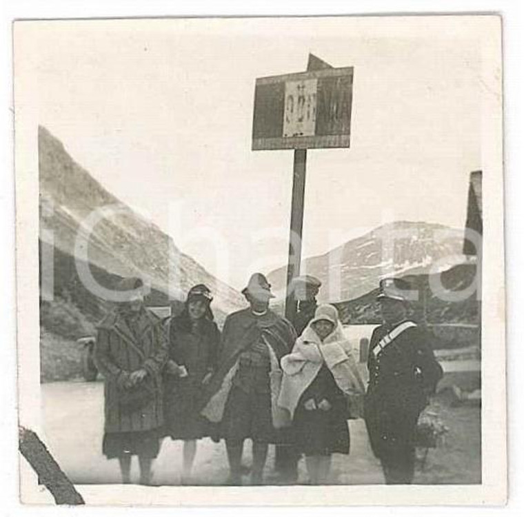 1929 PASSO DELLO SPLUGA Famiglia al confine con la Svizzera *Foto 4x4 cm
