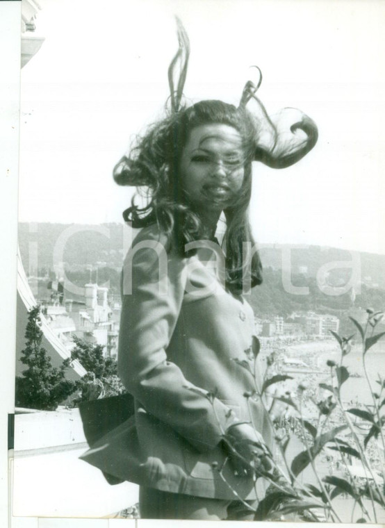 1960 ca NIZZA Ira VON FURSTENBERG con i capelli al vento - Foto 13x18 cm