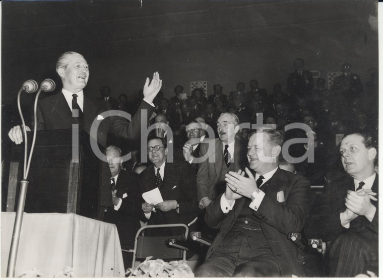 1957 LONDON Lord Quintin HOGG paying attention to Harold MACMILLAN's address