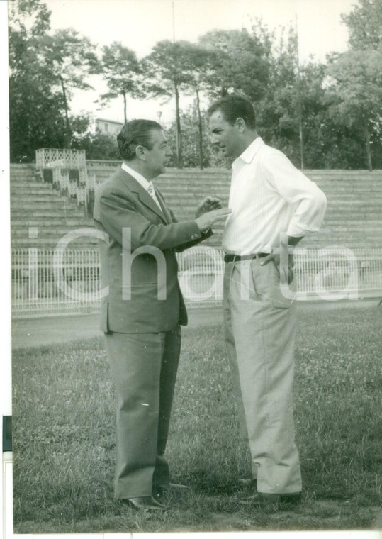 1960 ca CALCIO MILANO Inter - Angelo MORATTI discute con Aldo CAMPATELLI - Foto