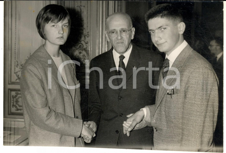 1961 PARIS André CHAMSON avec les lauréats "Jeunes historiens" *Photo 18x13 cm