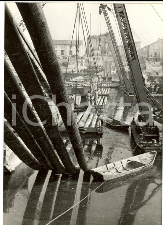 1959 EPINAY Le gaz naturel de LACQ traverse la Seine *Photo 13x18 cm