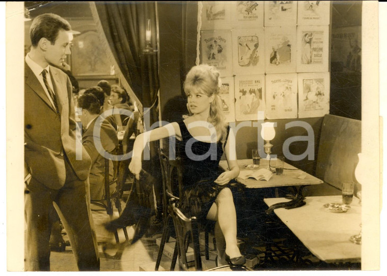 1961 CINEMA "La bride sur le cou" Brigitte BARDOT et Michel SUBOR *Photo 18x13