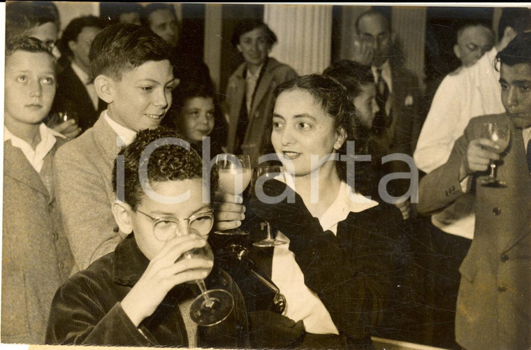 1955 ca PARIS Salon Enfance - Giuria di bambini al suo primo premio letterario