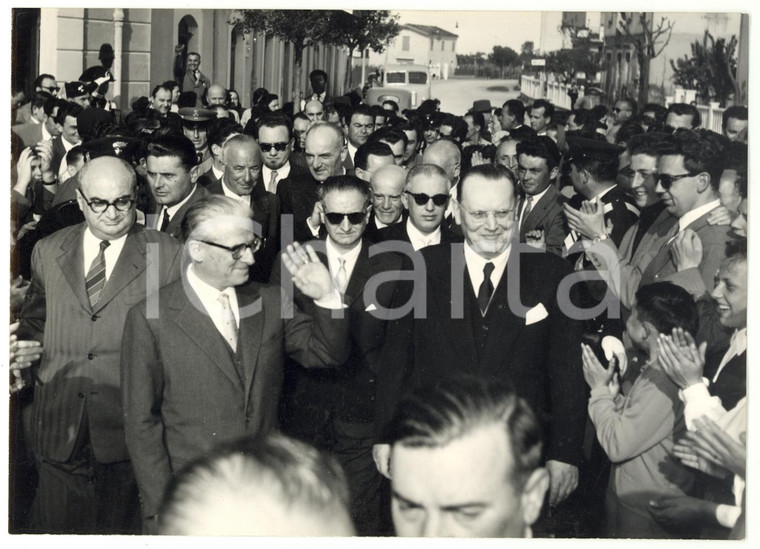 1955 ca SAN MAURO PASCOLI (FC) Arrivo di Giovanni GRONCHI in visita *Foto 18x13