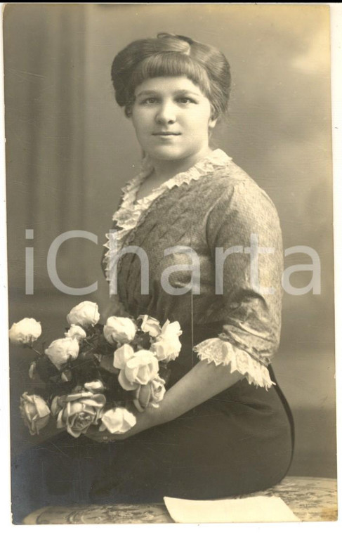 1914 WIEN Ritratto di donna con mazzo di fiori - Foto Amerikan-Photographers