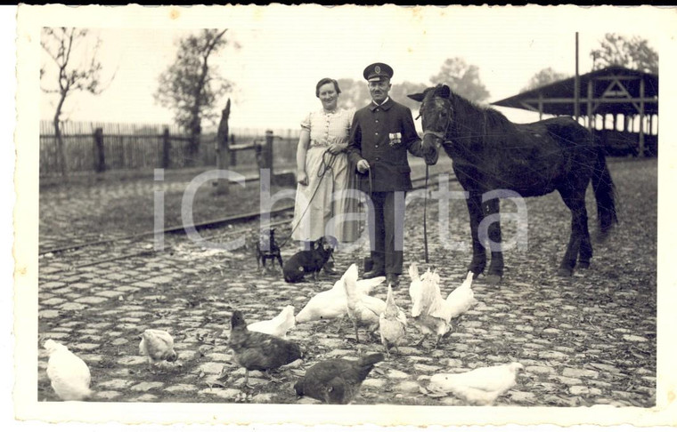 1942 ISMANING Ufficiale Barthl OTT con la moglie in una fattoria *Foto cartolina