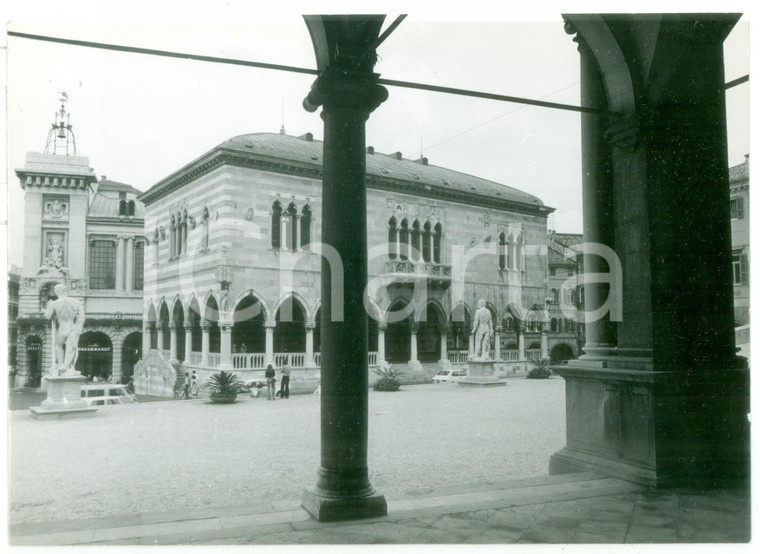 1979 UDINE Piazza Libertà - Scorcio della LOGGIA DEL LIONELLO *Foto 18x13 cm