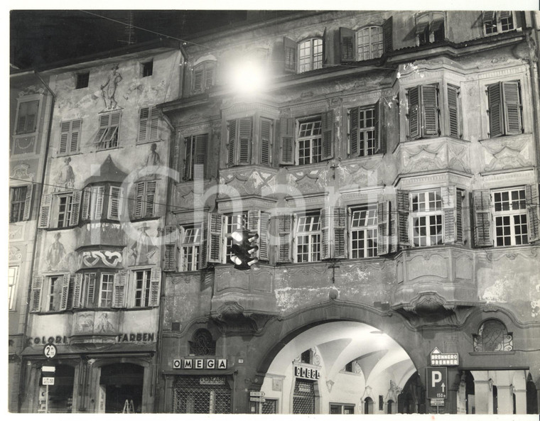 1979 BOLZANO Via dei Portici - Edificio storico con negozi Colori Farben - Omega