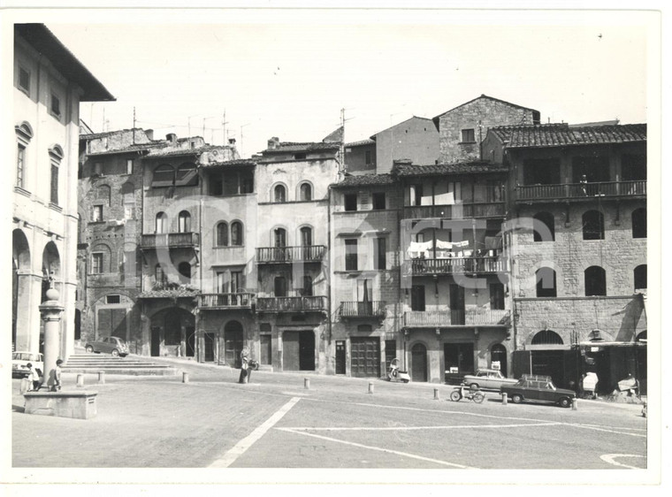 1972 AREZZO Storiche abitazioni di Piazza Grande *Foto VINTAGE 18x13 cm