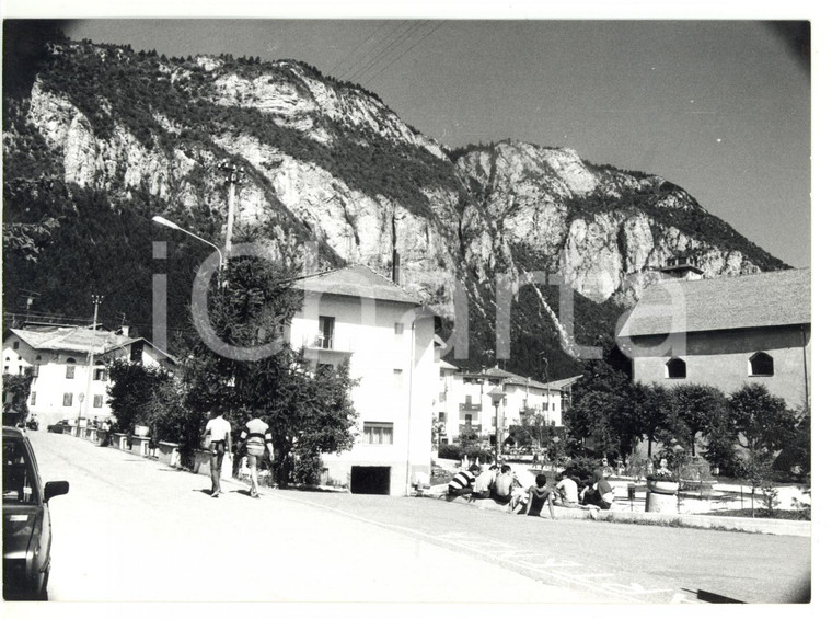 1982 FAI DELLA PAGANELLA (TN) Scorcio del paese *Foto VINTAGE 18x13 cm