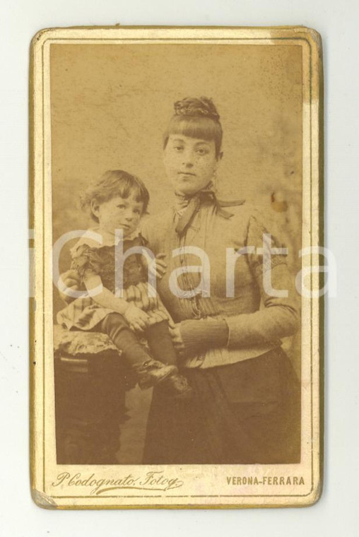 1890 ca VERONA FERRARA Ritratto di madre con bambina FOTO PIETRO CODOGNATO CDV