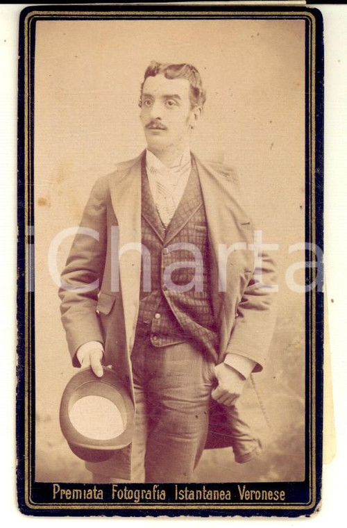 1890 ca VERONA Ritratto maschile con il cappello *Fotografia VERONESE CDV