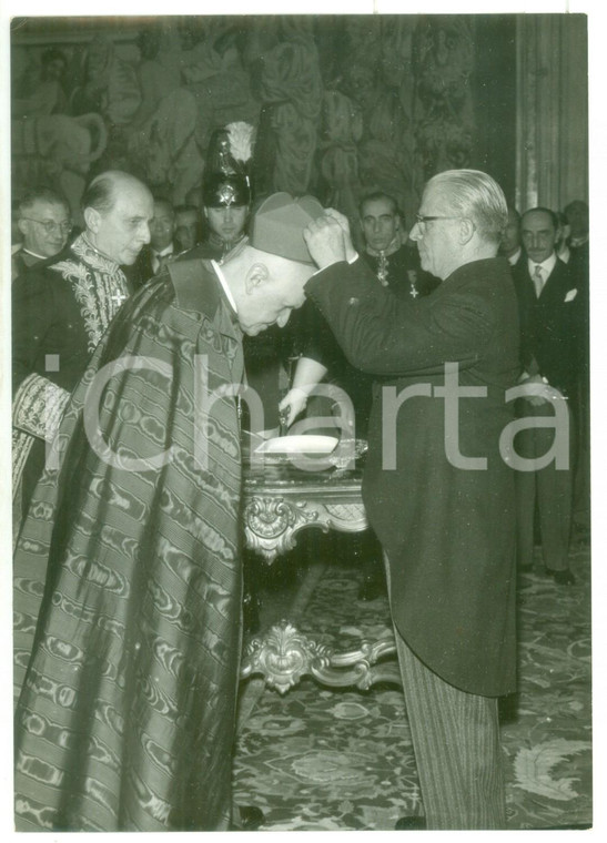 1958 ROMA Giovanni GRONCHI impone berretta cardinalizia a Giuseppe FIETTA *Foto