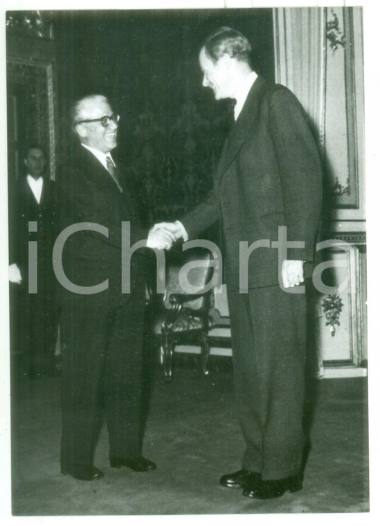 1958 ROMA Giovanni GRONCHI riceve ministro Duncan SANDYS in visita ufficiale