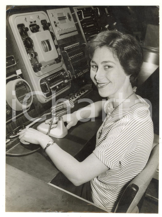 1958 SOUTHAMPTON Meryl O'KEEFFE announcer of Southern Television *Photo 15x20