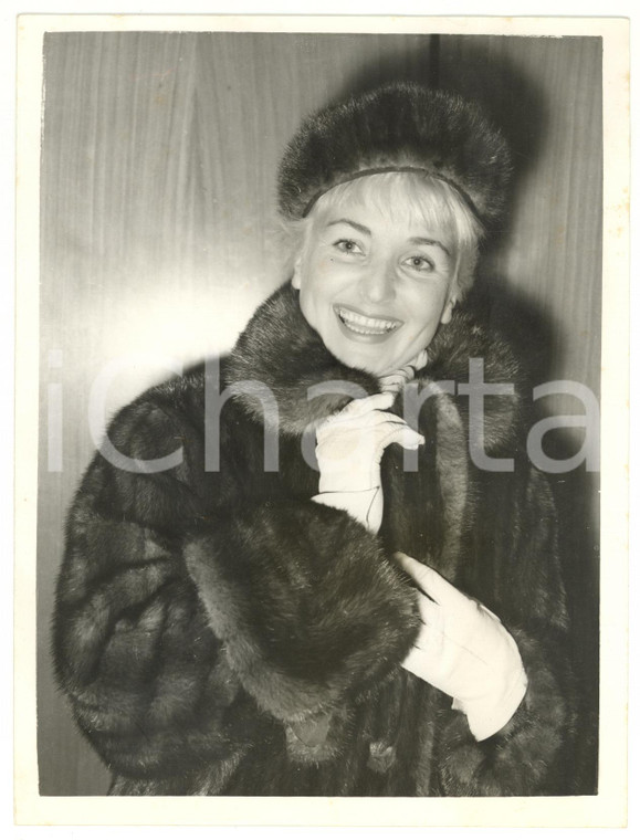 1956 LONDON Portrait of Elena GIUSTI in fur coat - Photo 15x20 cm