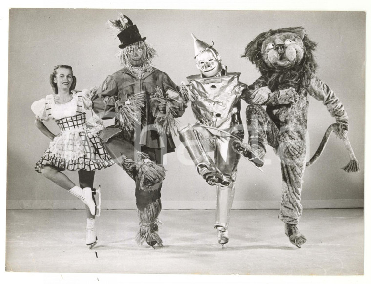 1959 LONDON Holiday on Ice - SKATING Characters from "The Wizard of Oz" *Photo