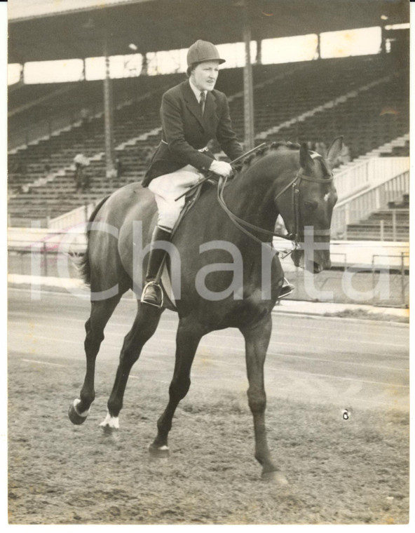 1954 LONDON International Horse Show - PENNY ROYAL ridden by Duchess of NORFOLK