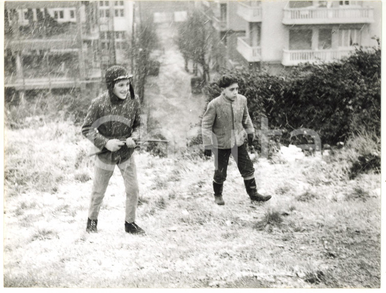 1956 GENOVA - RIVAROLO Bambini giocano nella neve *Fotografia VINTAGE 24x18