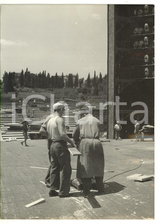 1953 ROMA Terme di Caracalla - Allestimento del palco per la stagione lirica 