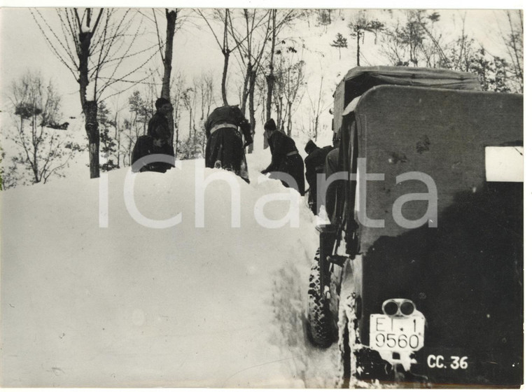 Febbraio 1956 TERAMO Operazioni di soccorso nelle zone isolate dalla neve *Foto
