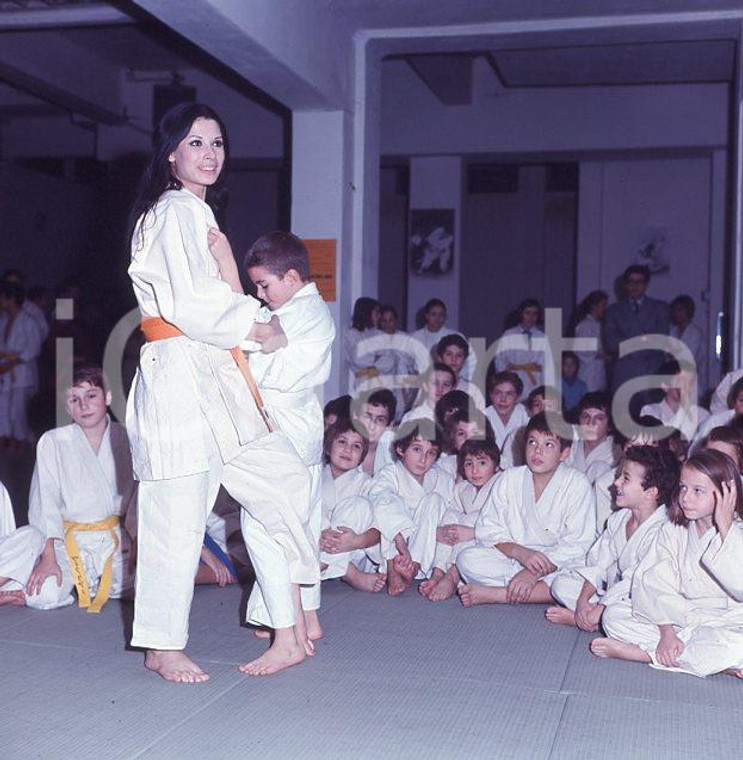 6X6cm NEGATIVO ORIGINALE * 1970ca ROSANNA FRATELLO judo Kurihara (11)
