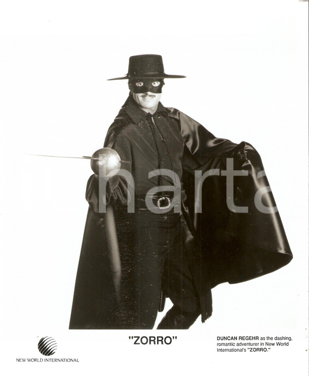1990 ca ZORRO Duncan REGEHR uses the sowrd - Masked portrait *Photo 20x25