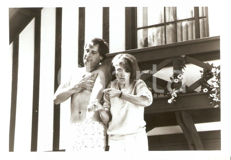 1989 CHECKING OUT Jeff DANIELS Melanie MAYRON Movie by David LELAND *Photo 17x12
