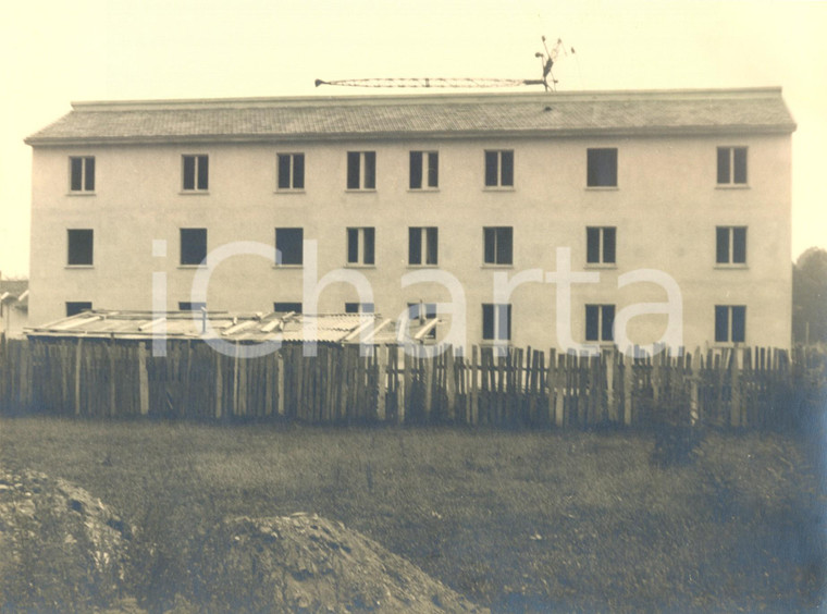 1955 ca LANDRIANO (PV) Costruzione nuovo edificio popolare *Fotografia