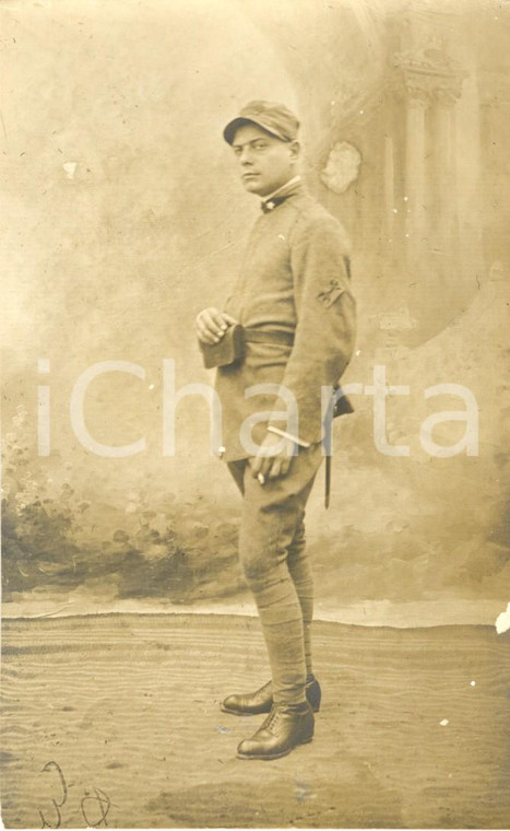 1915 WW1 THIENE (VI) Ritratto di ufficiale di fanteria con la sigaretta *Foto