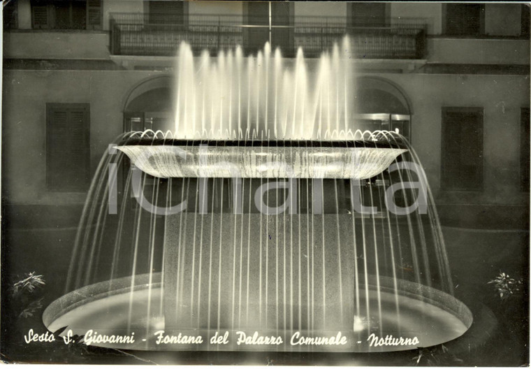 1961 SESTO SAN GIOVANNI (MI) Fontana palazzo comunale di notte *Cartolina FG VG