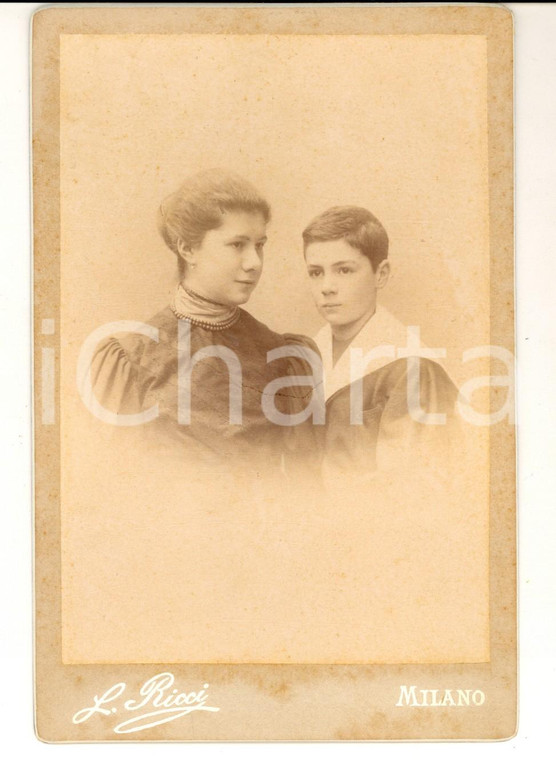 1896 MILANO Adolescente con il fratello vestito alla marinara *Foto LEONE RICCI