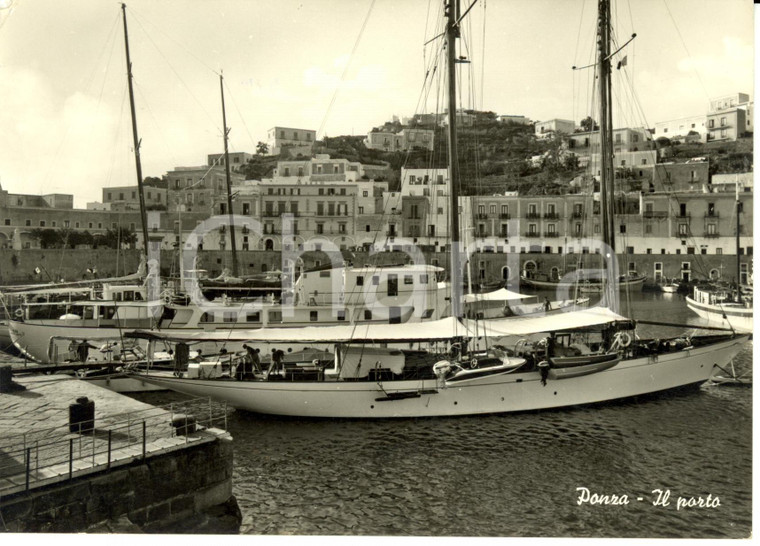1963 PONZA (LT) Il Porto con barche a vela ormeggiate *Cartolina FG VG