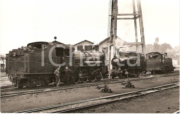 1967 ESPANA Ferrocarril PONFERRADA VILLABLINO Locomotive 11 e 21 in stazione