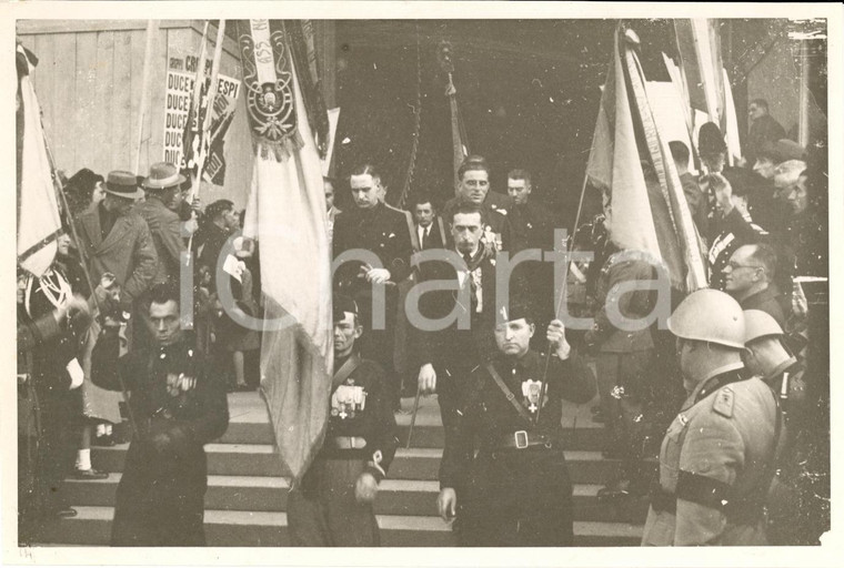 1935 MILANO Camicie Nere escono dal DUOMO per anniversario MARCIA SU ROMA *Foto