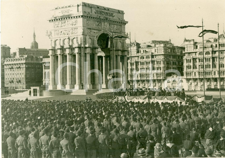 1935 GENOVA Adunata forze premilitari in piazza della VITTORIA *Fotografia