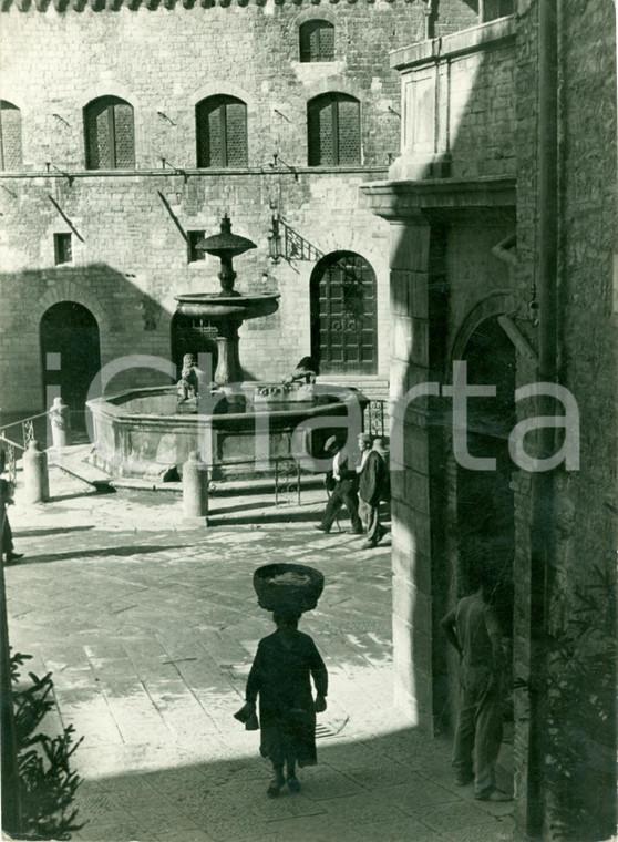 1930 ca ASSISI (PG) La fontana dei Tre Leoni *Vera fotografia DANNEGGIATA