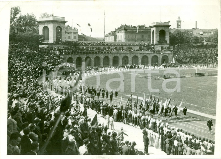 1934 MILANO ARENA Sfilata atlete ai LITTORIALI femminili *Fotografia