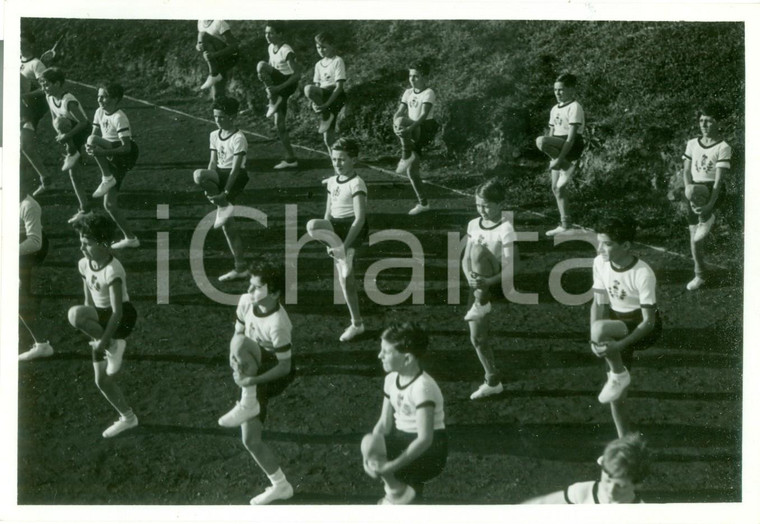 1935 ca ROMA Esercizi ginnici di riscaldamento per i BALILLA *Fotografia