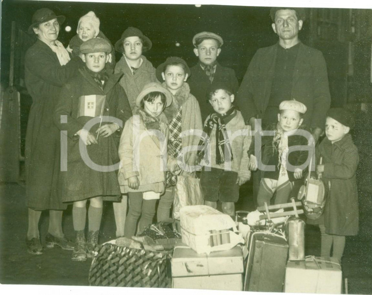 1939 MILANO Felice MANTOVAN con la sua famiglia di sette figli *Fotografia
