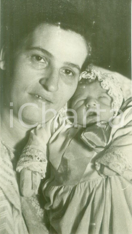 1938 MILANO Madre con neonato alla Giornata della Madre e del Fanciullo *FOTO