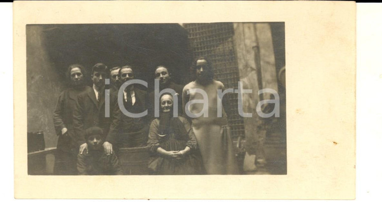1930 ca AREA LOMBARDA Ritratto di famiglia con la nonna anziana *Foto VINTAGE