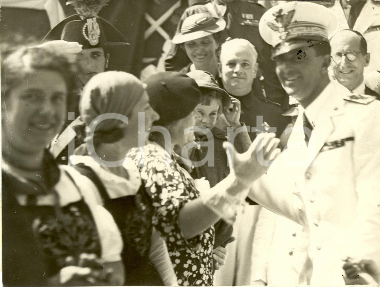 1936 NAPOLI Umberto II saluta i partecipanti al raduno degli ALPINI *Fotografia